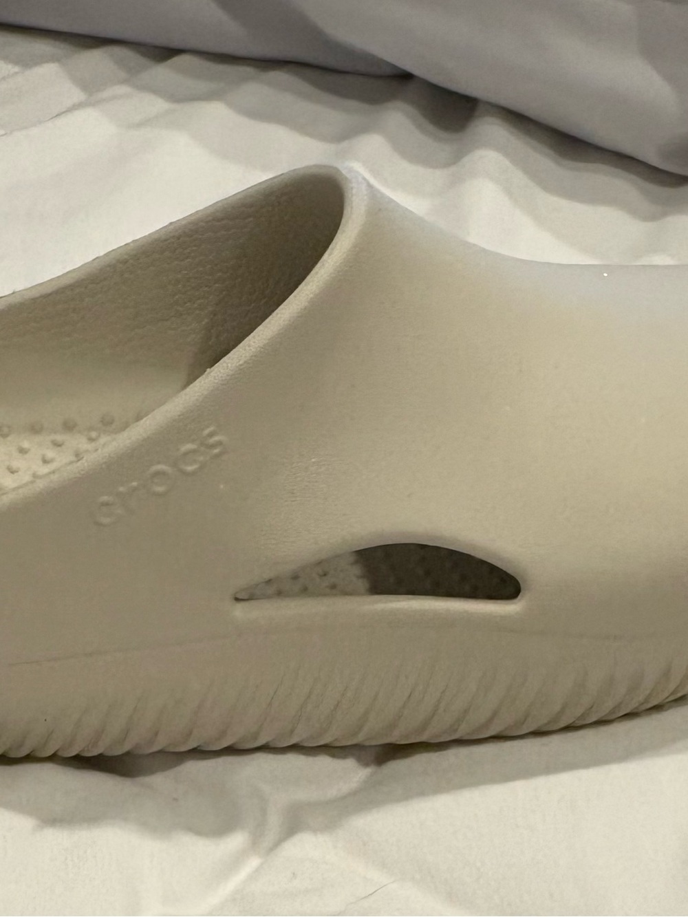 CROCS Women's/Men’s Mellow Recovery Slip-On Clog in Cream